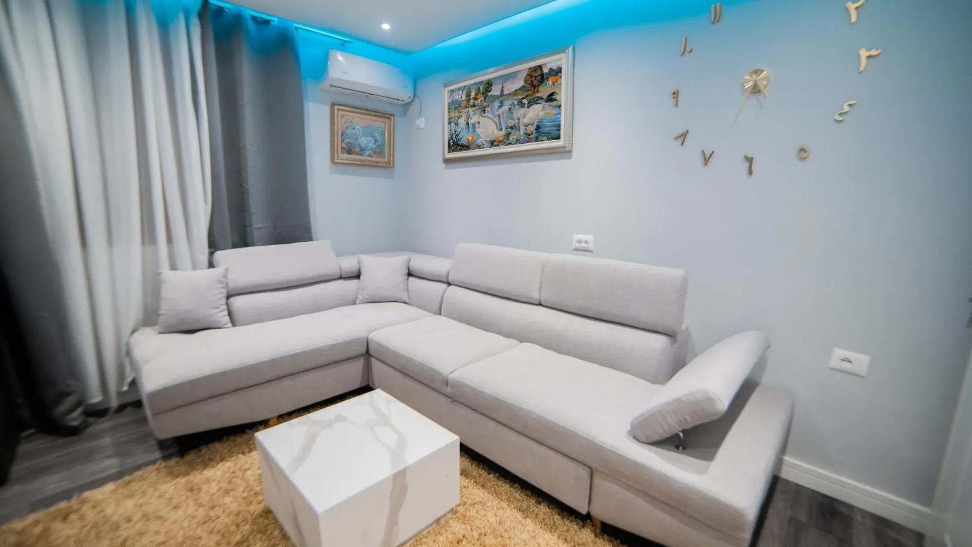 Luxury Apartment Near Tirana Center 0*,